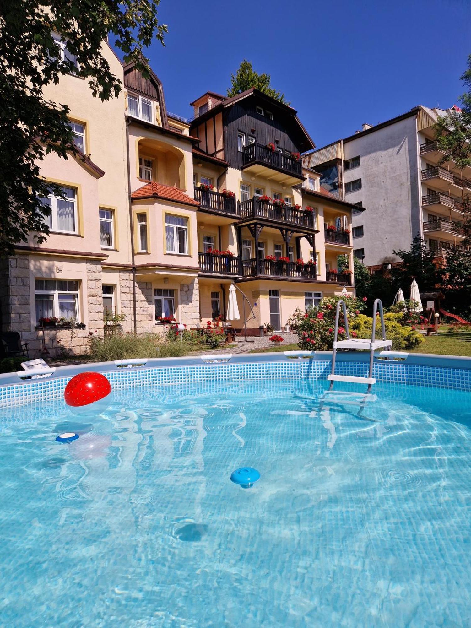 Villa Carmen Bad Kudowa Exterior foto