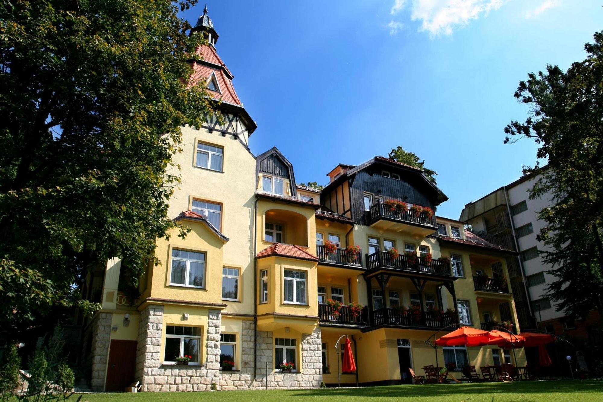 Villa Carmen Bad Kudowa Exterior foto