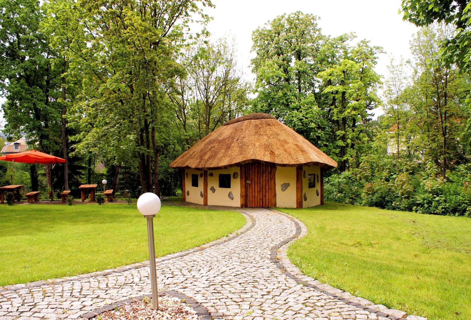 Villa Carmen Bad Kudowa Exterior foto