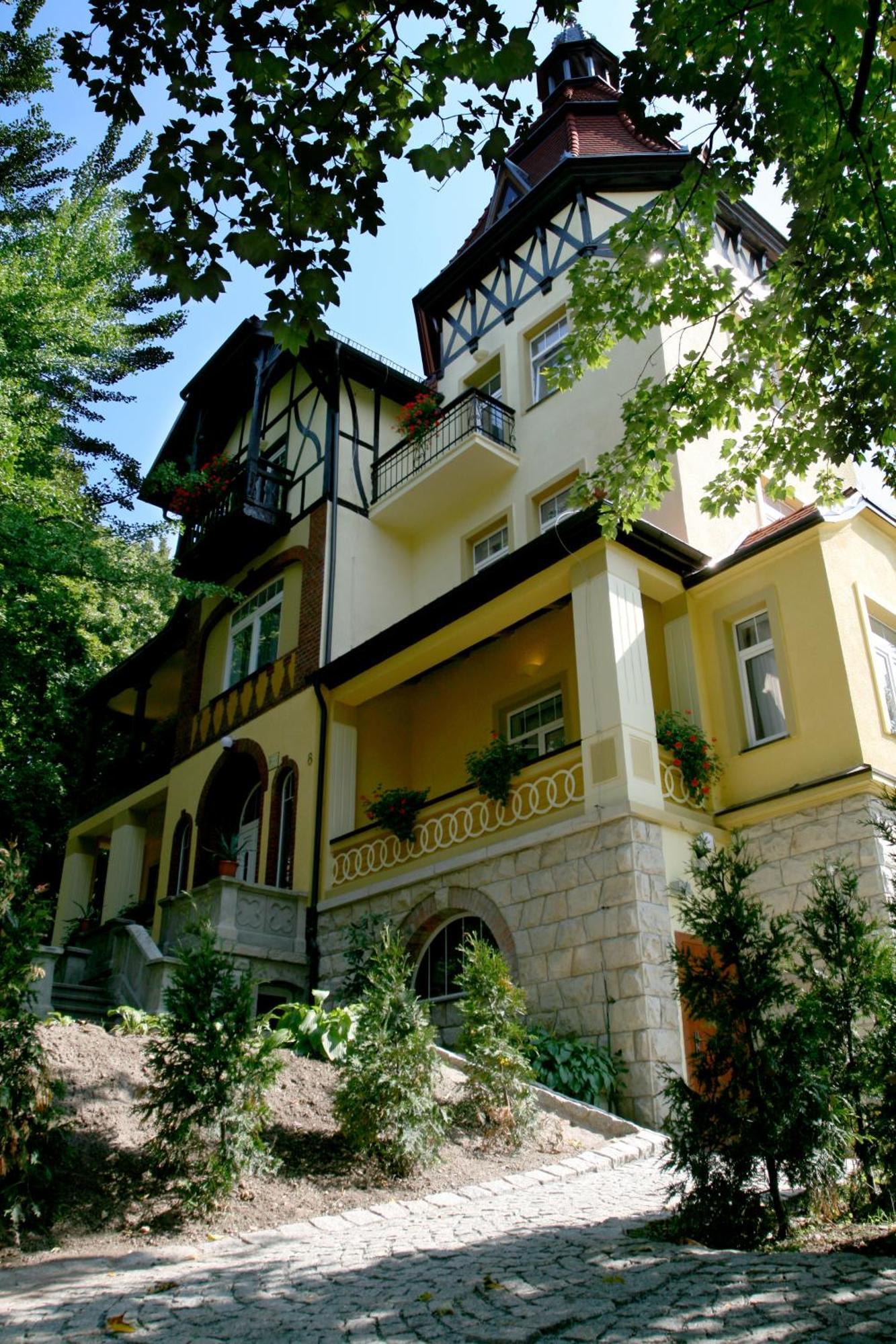 Villa Carmen Bad Kudowa Exterior foto